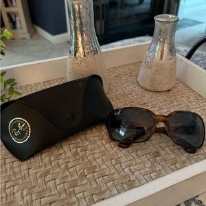 Ray-Ban Women’s Sunglases
